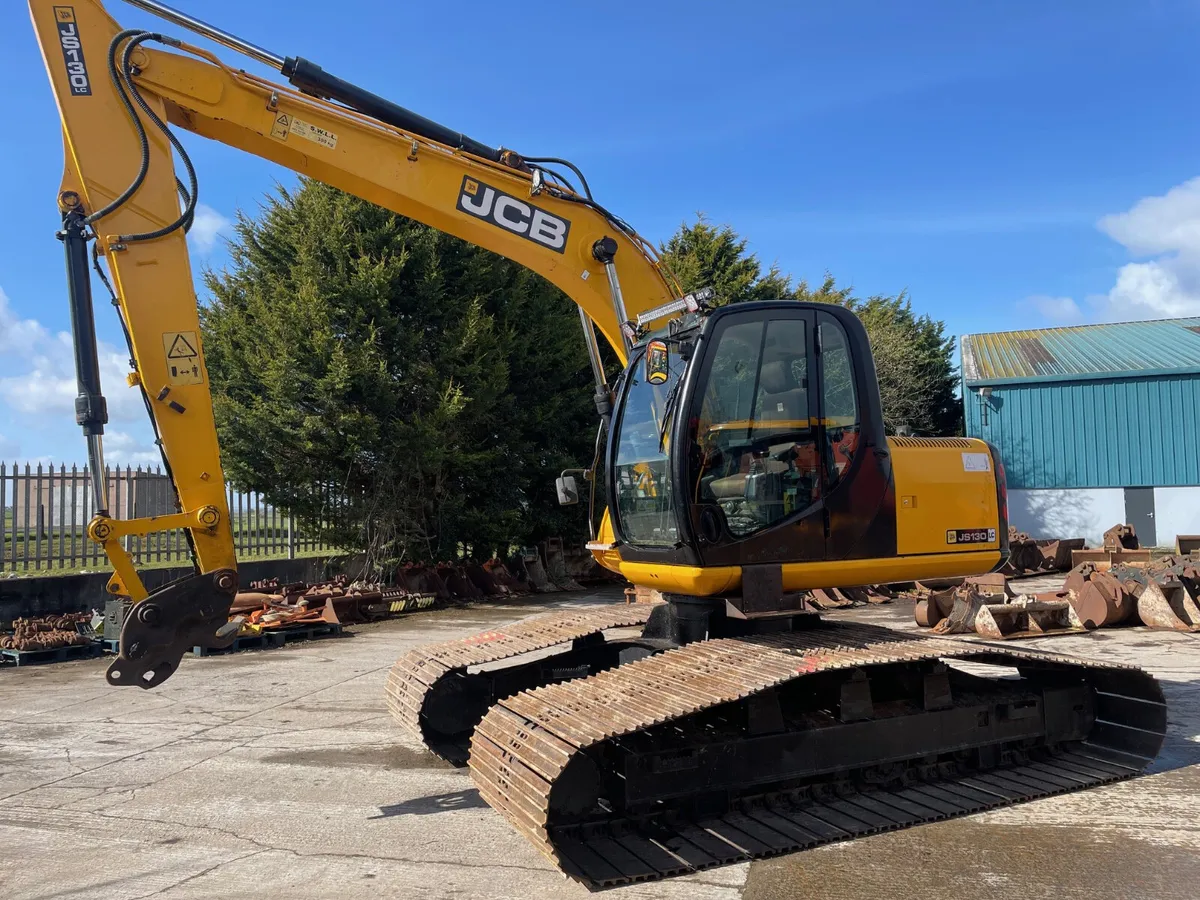 JCB JS130LC Bogmaster - Image 4