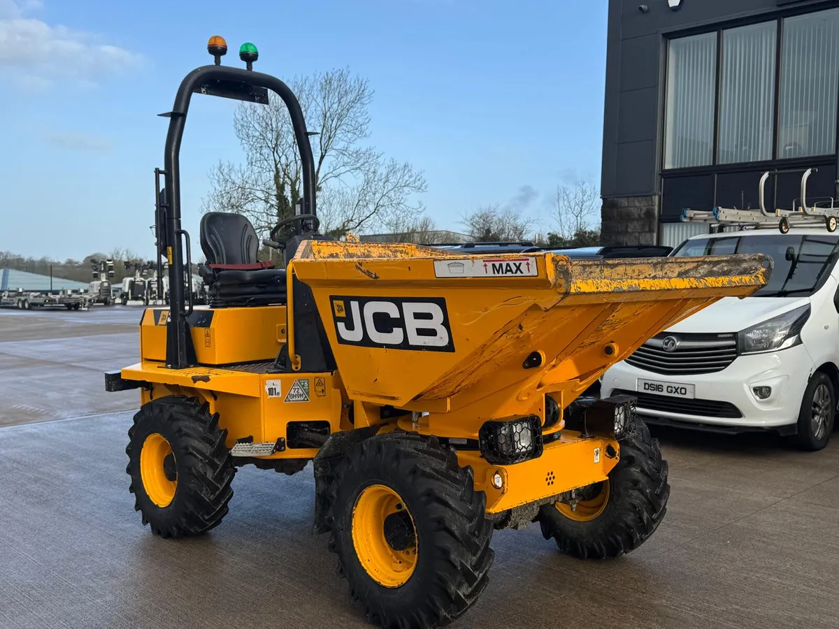 JCB 3TON SWIVEL DUMPER - Image 2