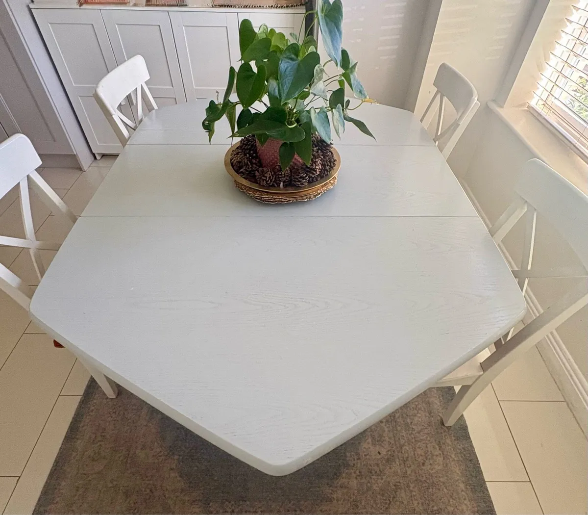 Kitchen table & 4 chairs free to collect €0 - Image 1