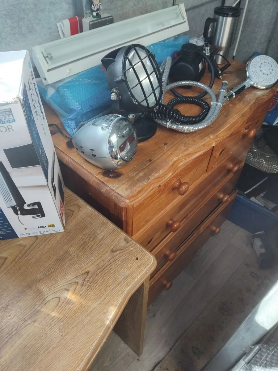 Box of useful unwanted items - Image 1