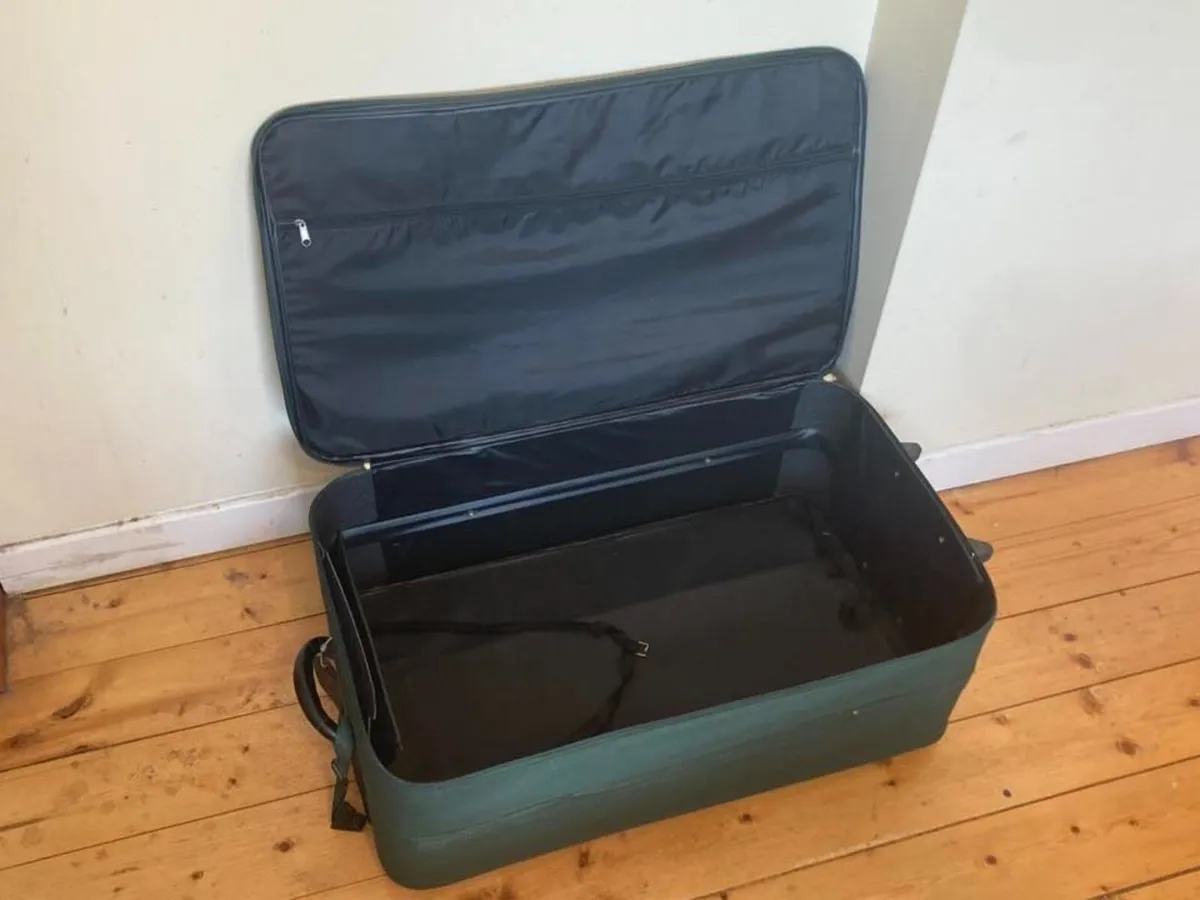 Large Luigi Rossi Suitcase – Rolling Travel Case - Image 4