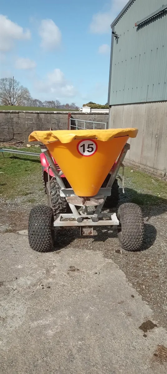 Jarmet quad fertilizer sprayer as new - Image 1