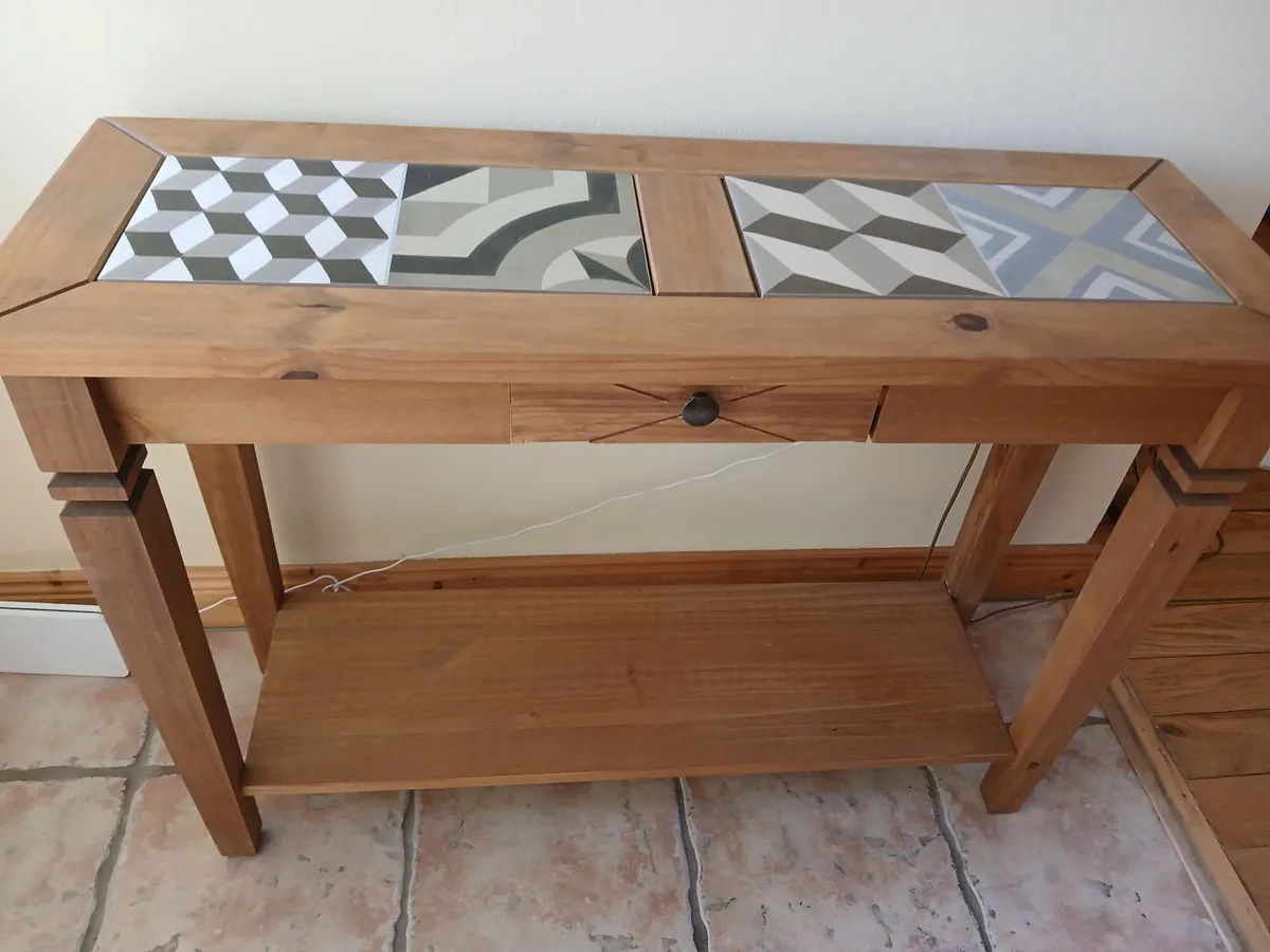 Console Table - Image 1