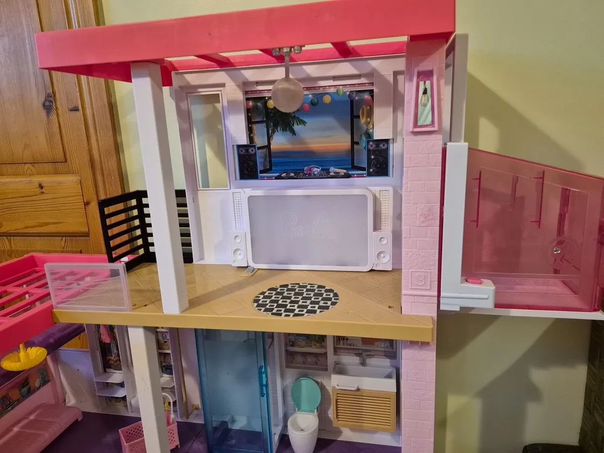 Barbie Dream House and Dream Boat - Image 2