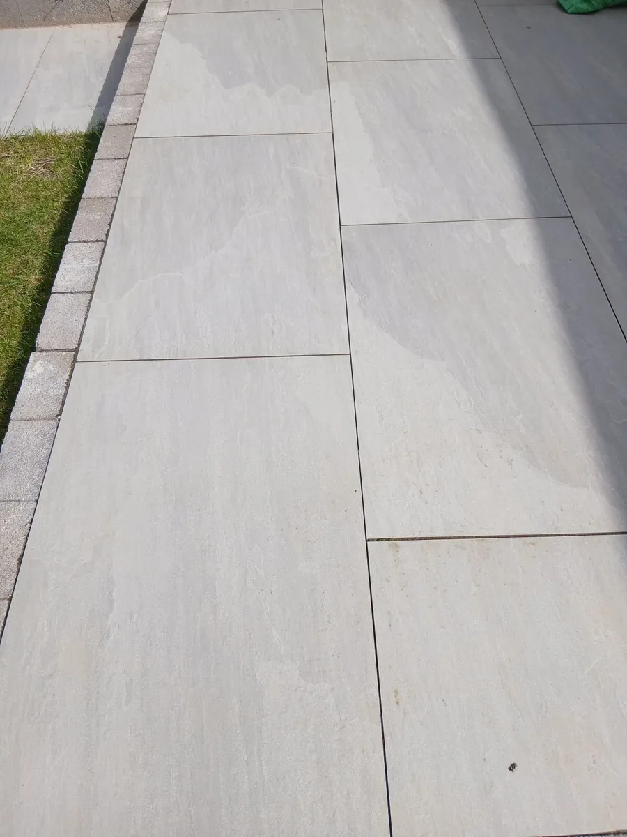 Limestone paving slabs - Image 1