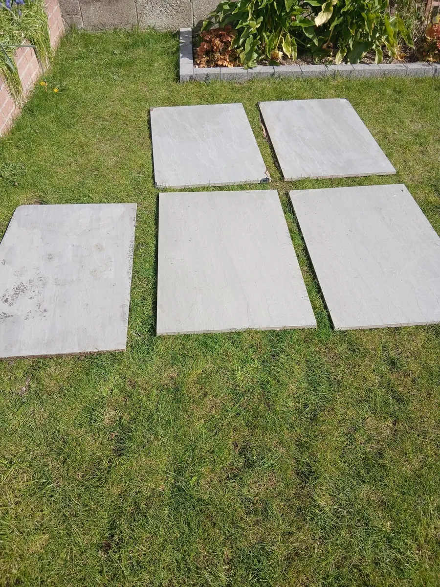 Limestone paving slabs - Image 3