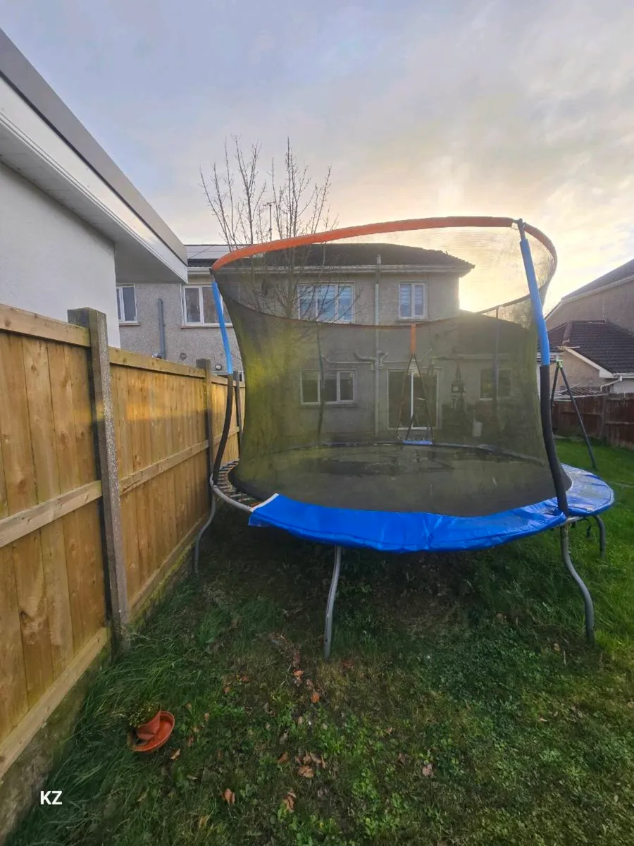 Trampoline 12 ft - Image 1