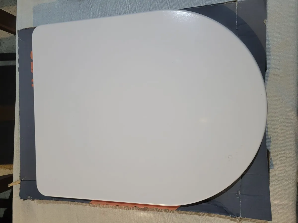 5 toilet seats - Image 3