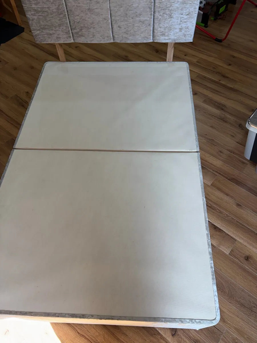 Double bed - Image 2