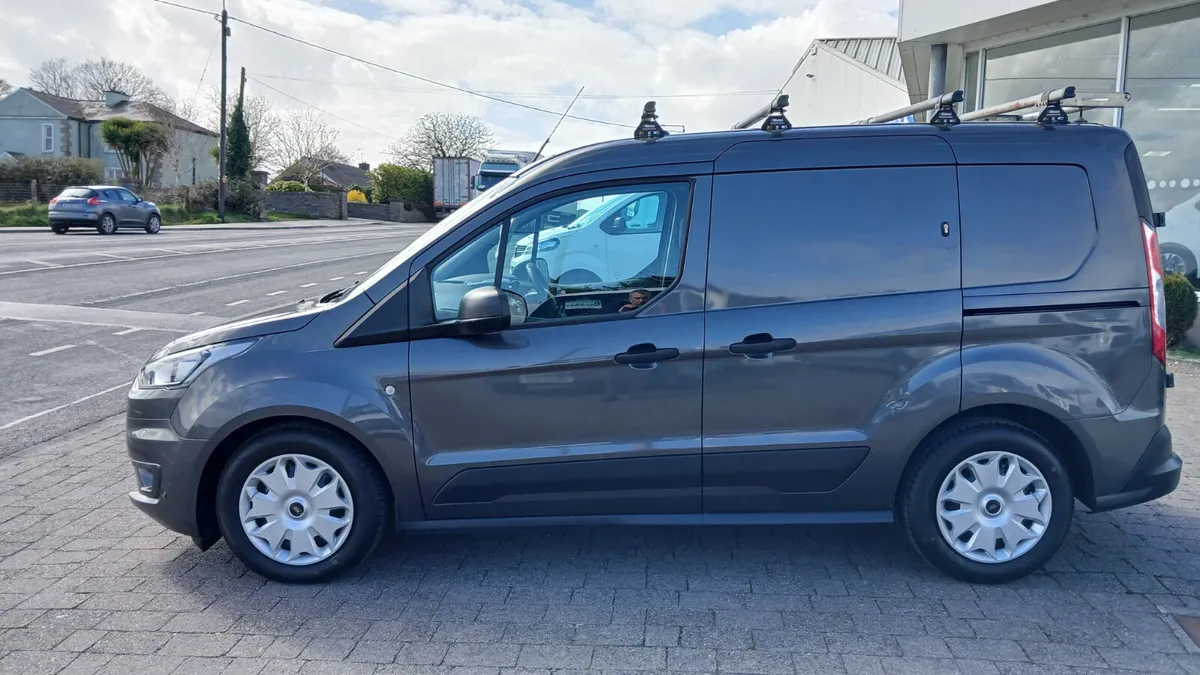 2020  CONNECT SWB TREND SPEC 100BHP 3 SEATS - Image 2