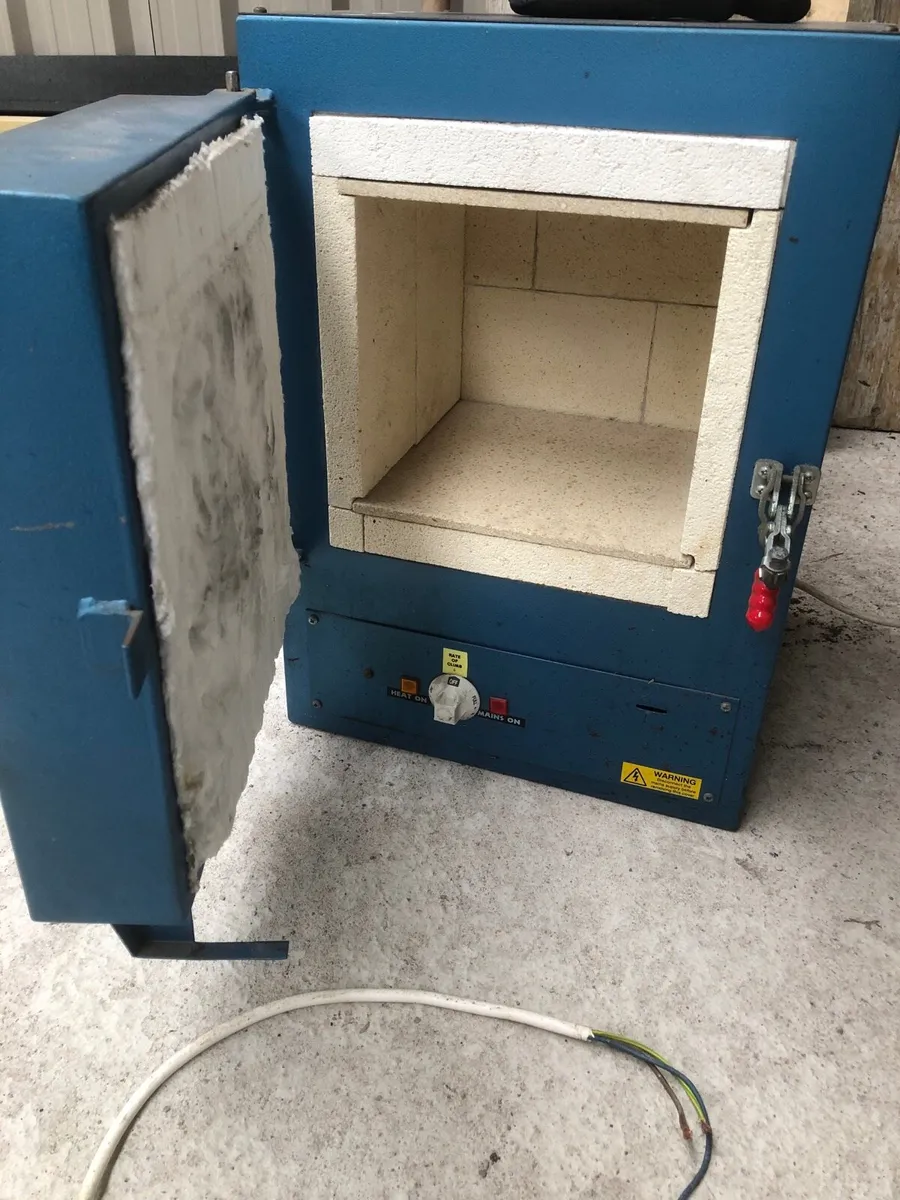 Electric Stove 220 volt - Image 1