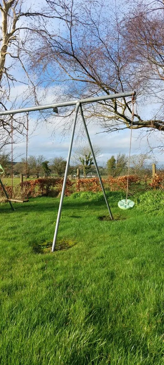 Kids swing set - Image 2
