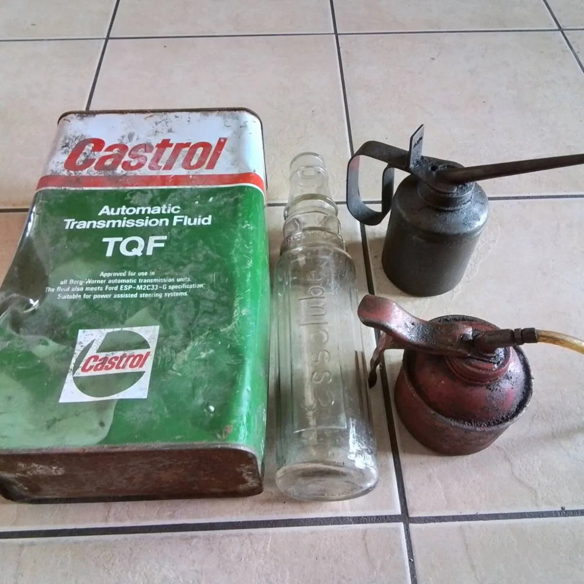 ANTIQUE AND COLLECTABLES BITS - Image 2