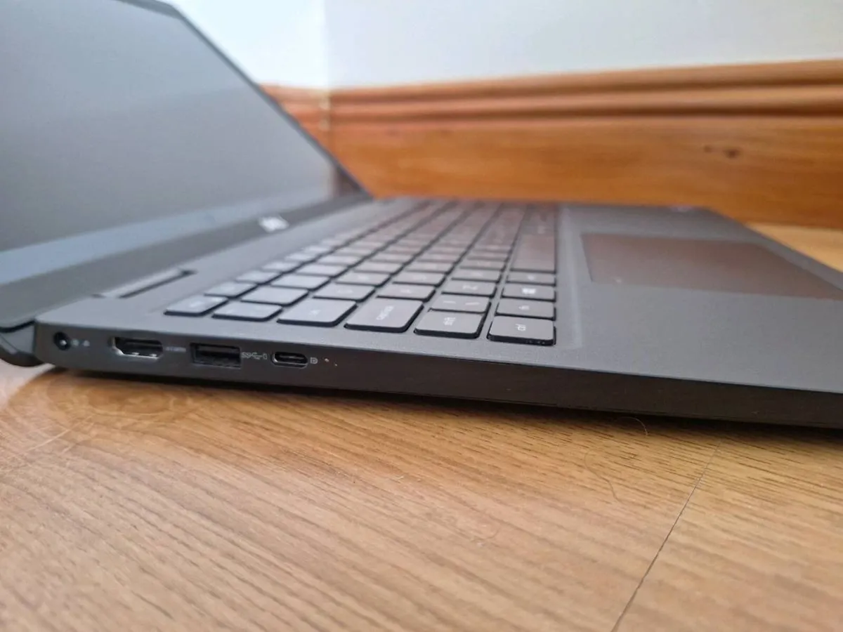 Dell Latitude 3520 - Image 4