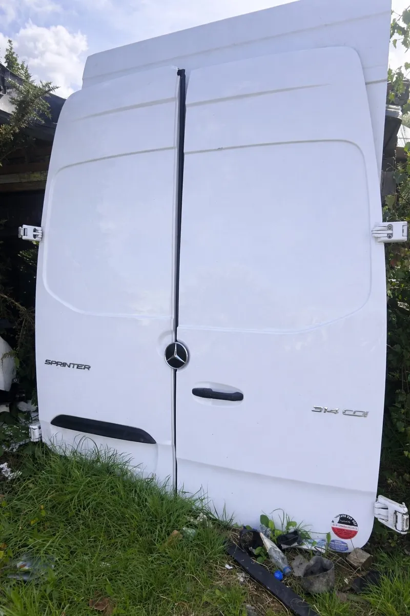 Mercedes Sprinter W906 Rear Barn Doors 314 WHITE - Image 1