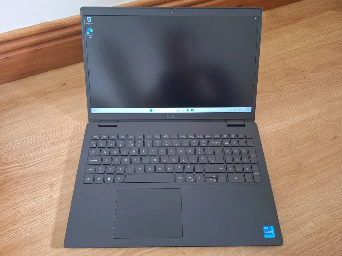 Dell Latitude 3520 - Image 2