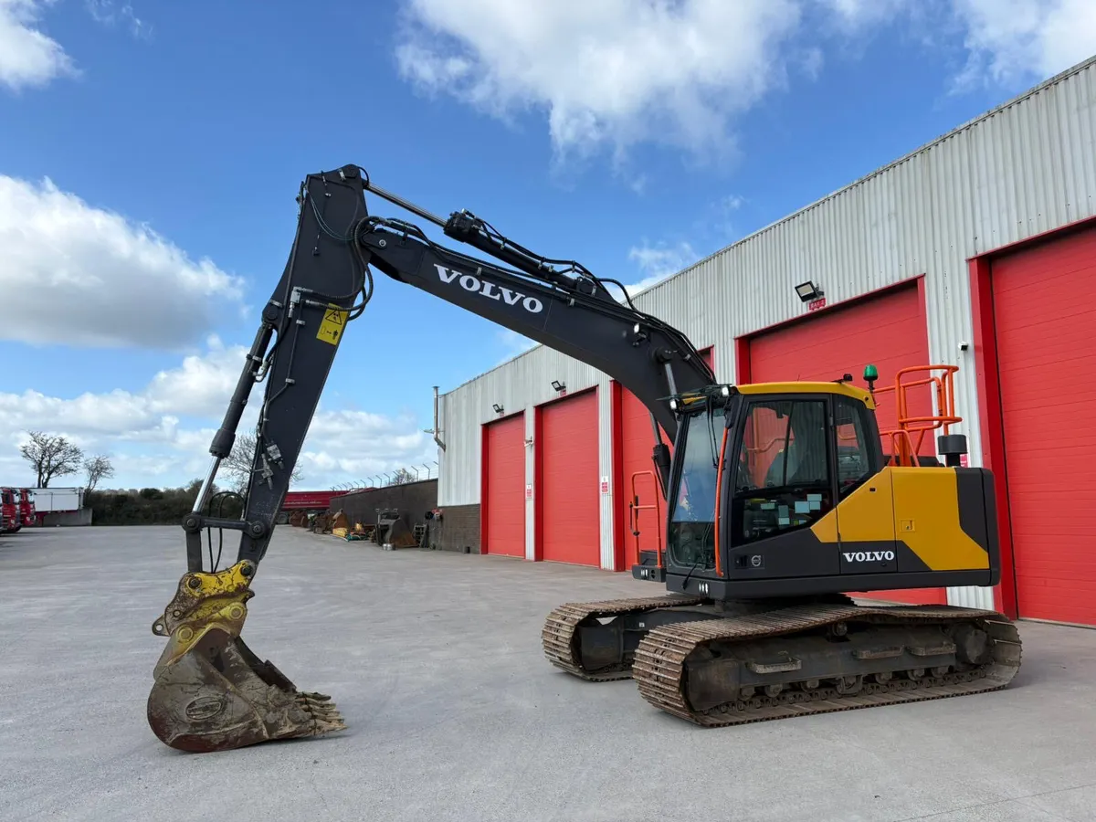2022 Volvo EC140EL Excavator - Image 3