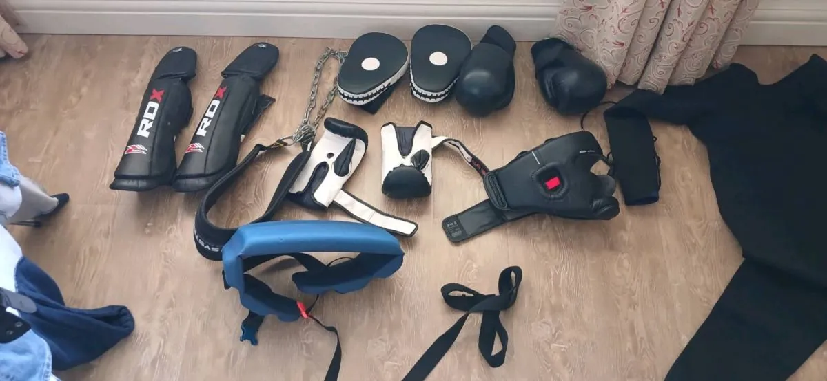 Boxing gear gym stuff - Image 3