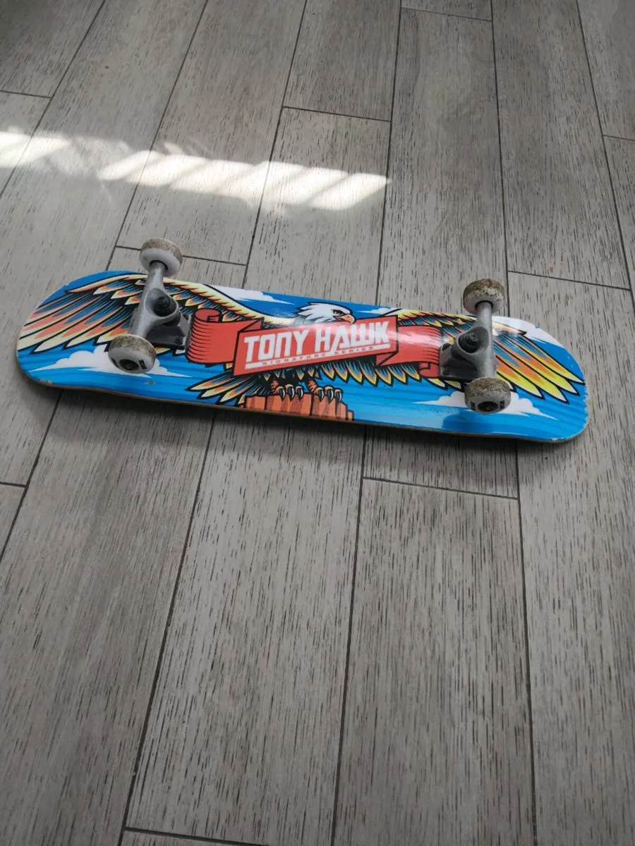 Skate board - Image 1