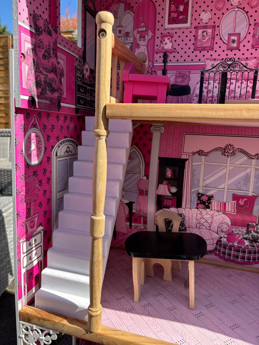 Dolls house - Image 3