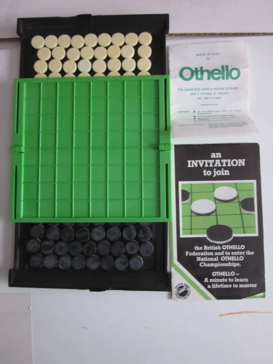 Vintage Pocket Othello Board Game by Peter Pan - Image 2