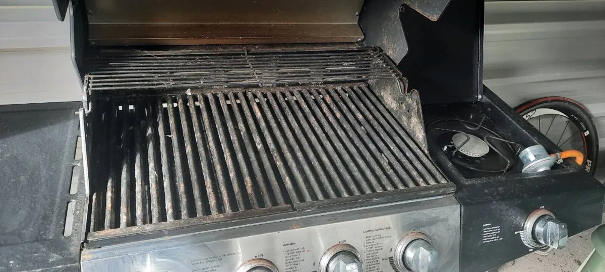 Bbq 4 burner and ring - Image 4