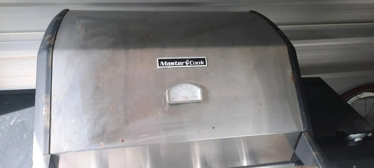 Bbq 4 burner and ring - Image 1