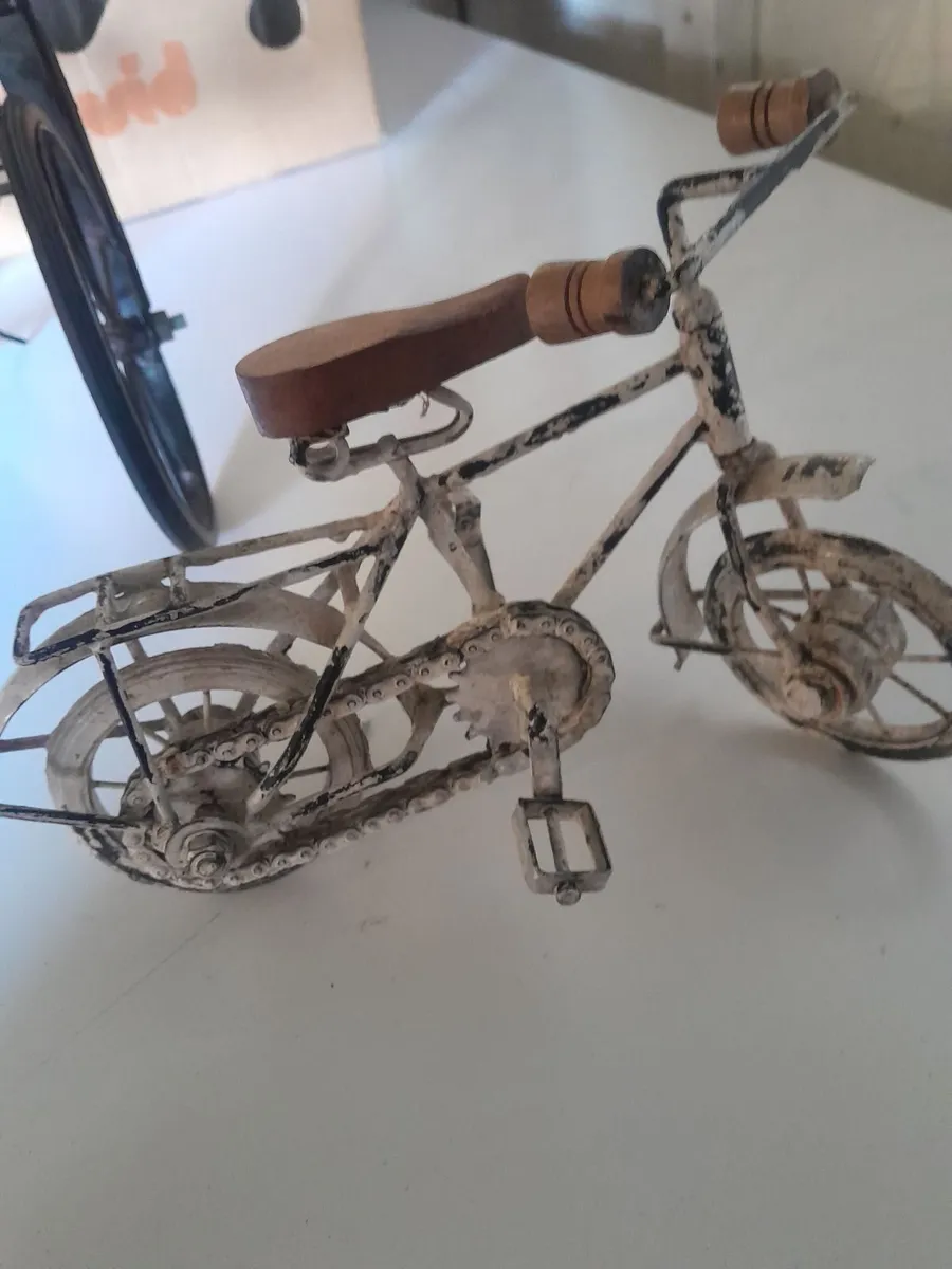 Two  minature  bicycles  for decoration - Image 2