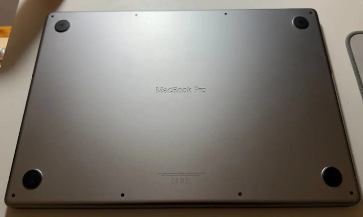 MacBook Pro 16" (2023) M2 Max 96GB / 2TB Excellent Condition - Image 2