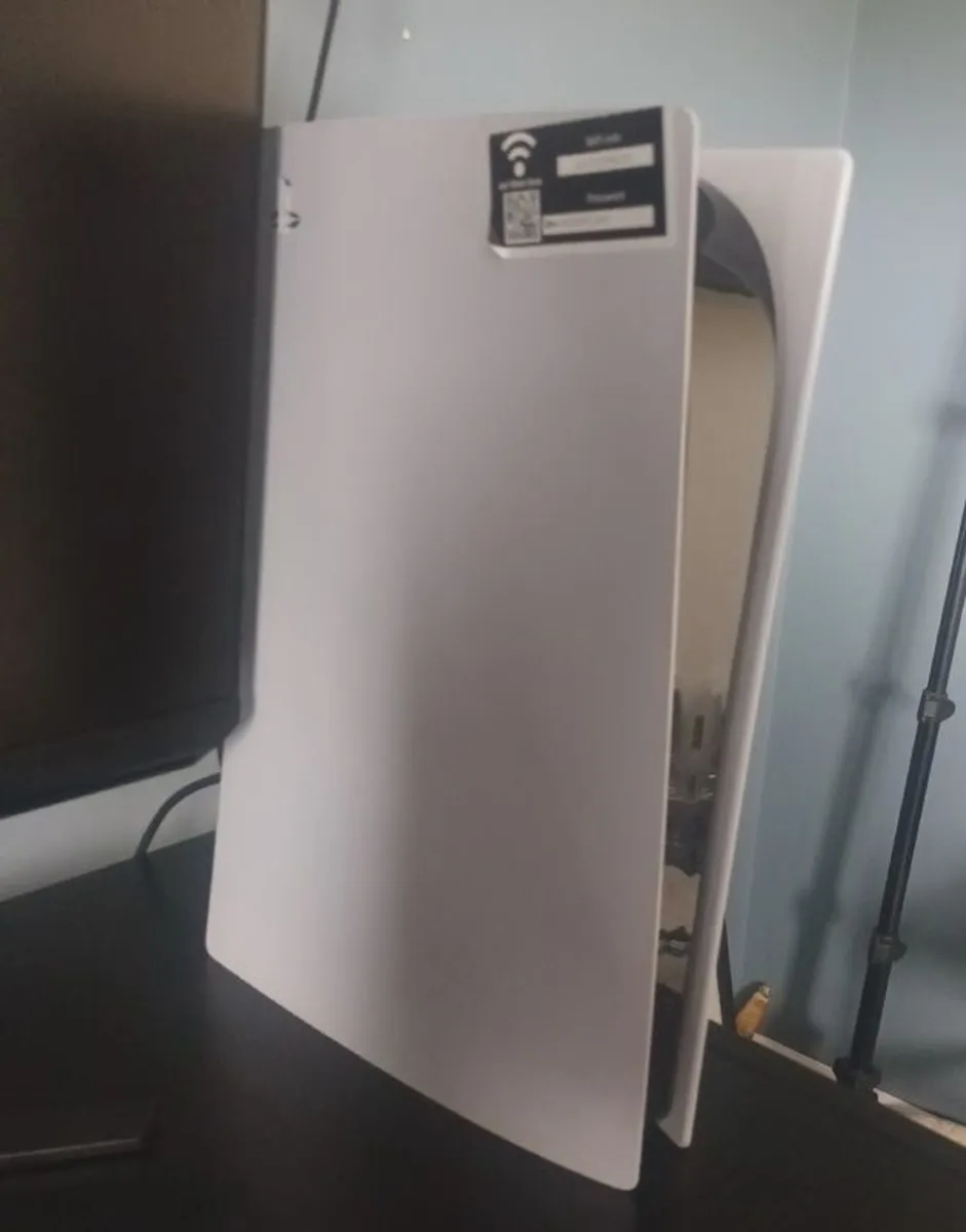 Playstation 5 & Samsung Monitor - Image 4