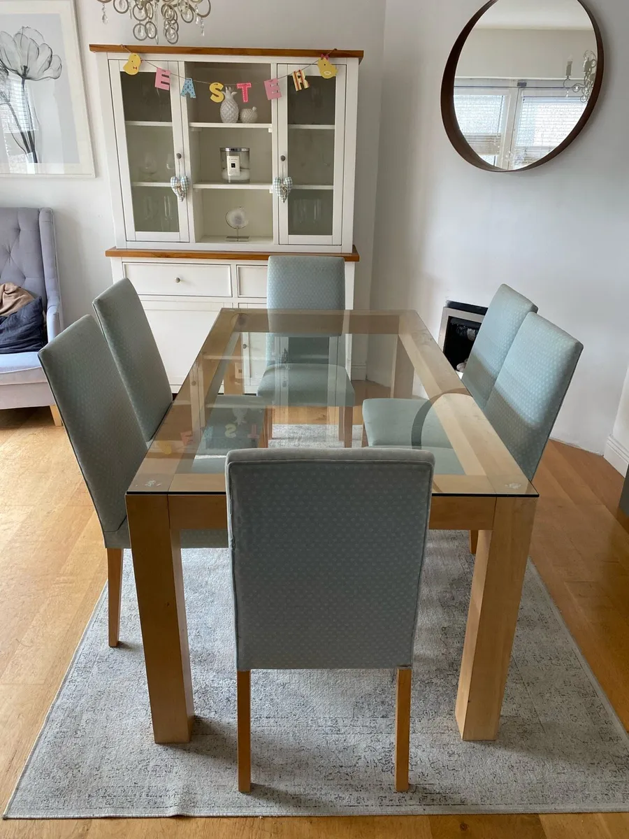 Dining table & chairs - Image 1