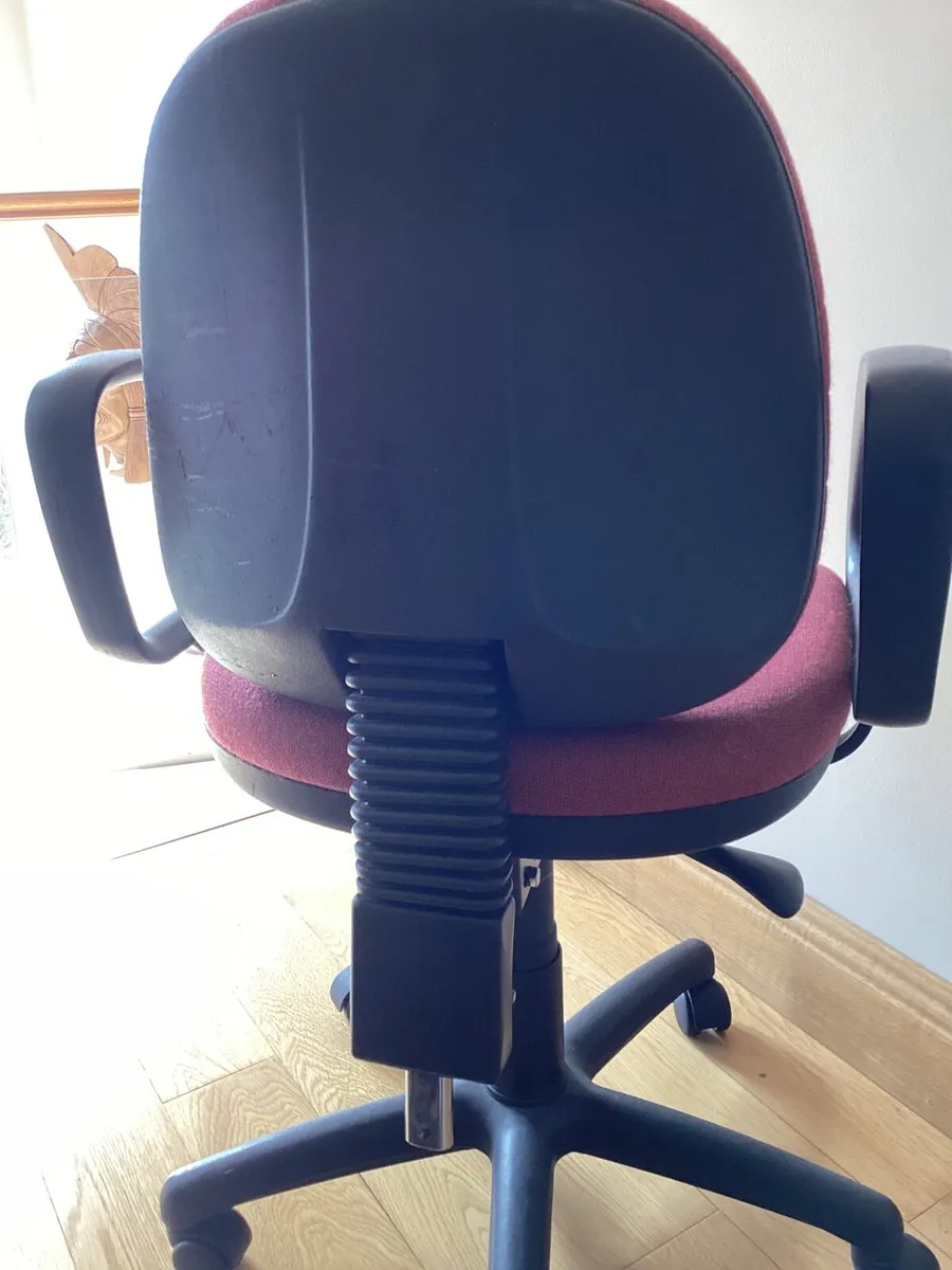 Office Chair - Image 1