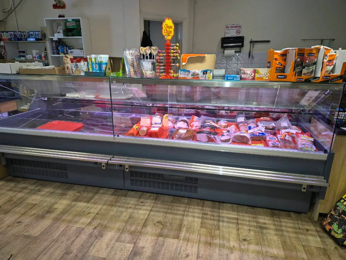 Deli display counter - Image 1