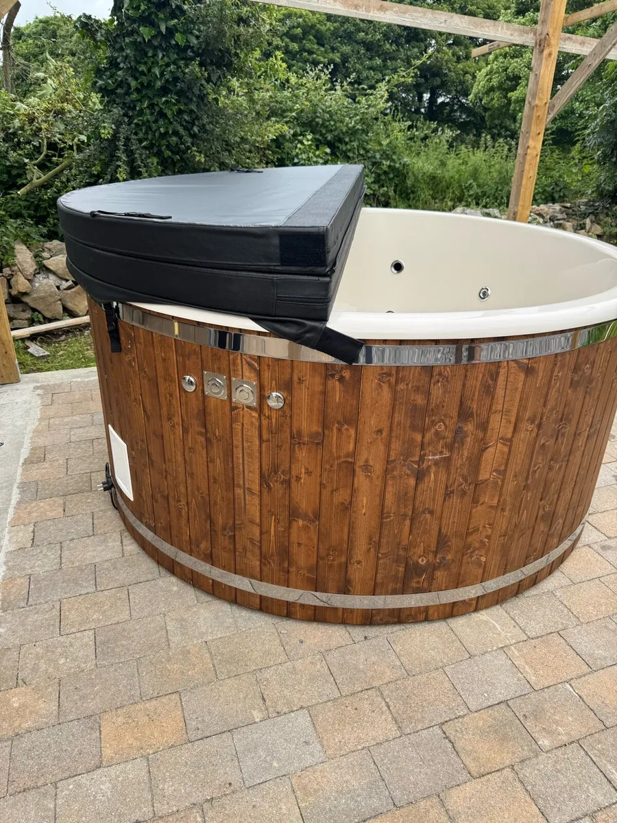 Hot tub Jacuzzi - Image 3