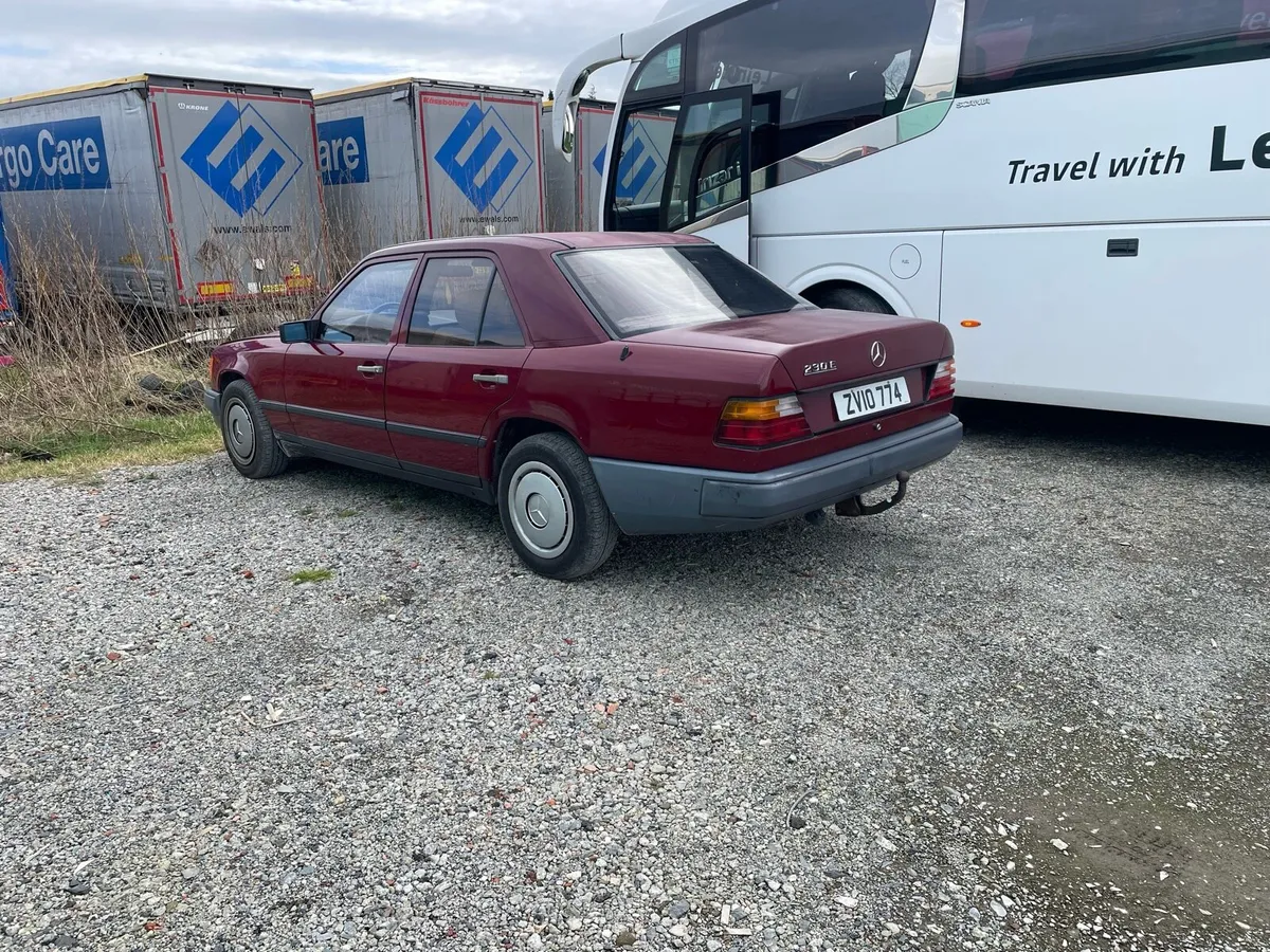 Mercedes W124 - Image 1