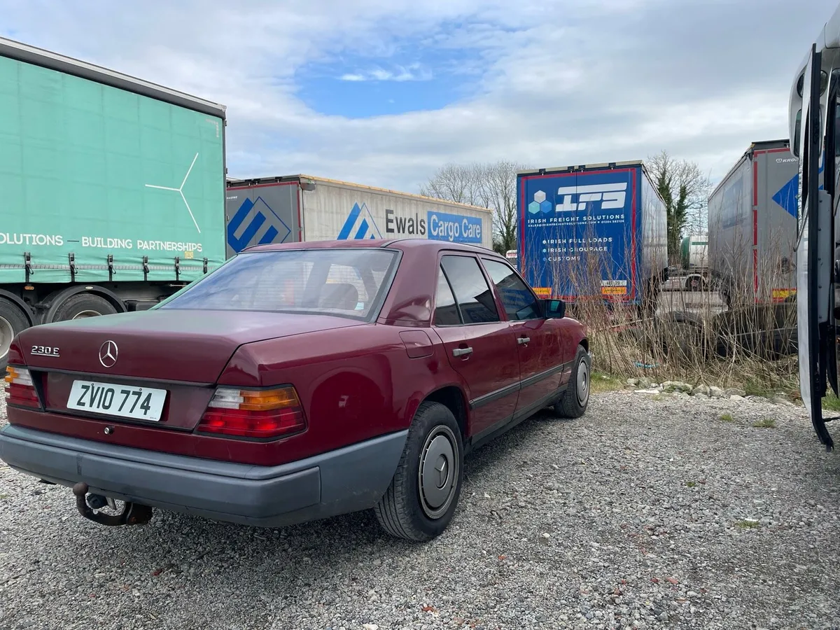 Mercedes W124 - Image 2