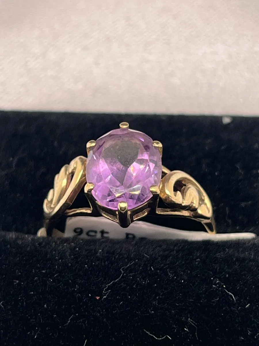 9k gold purple stone ring. - Image 2