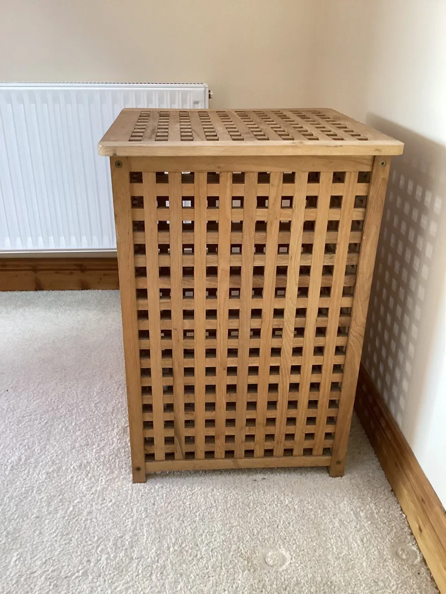 Wooded storage unit - Image 1