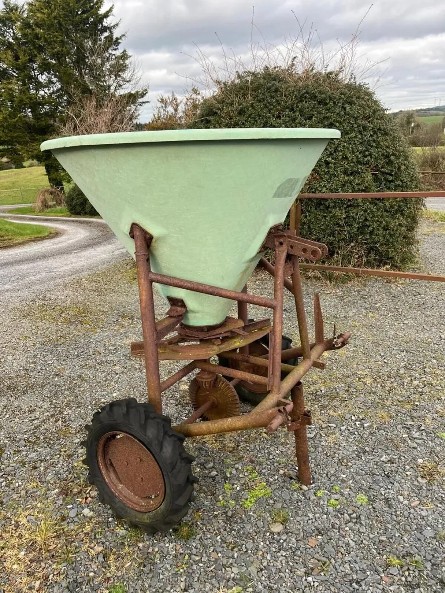 Fertiliser Spreader - Image 1