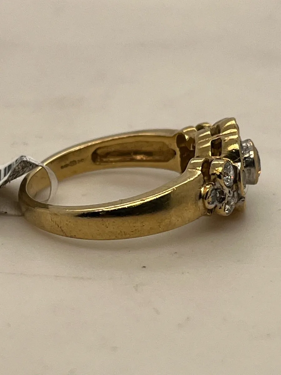 9k gold cz ring. - Image 4
