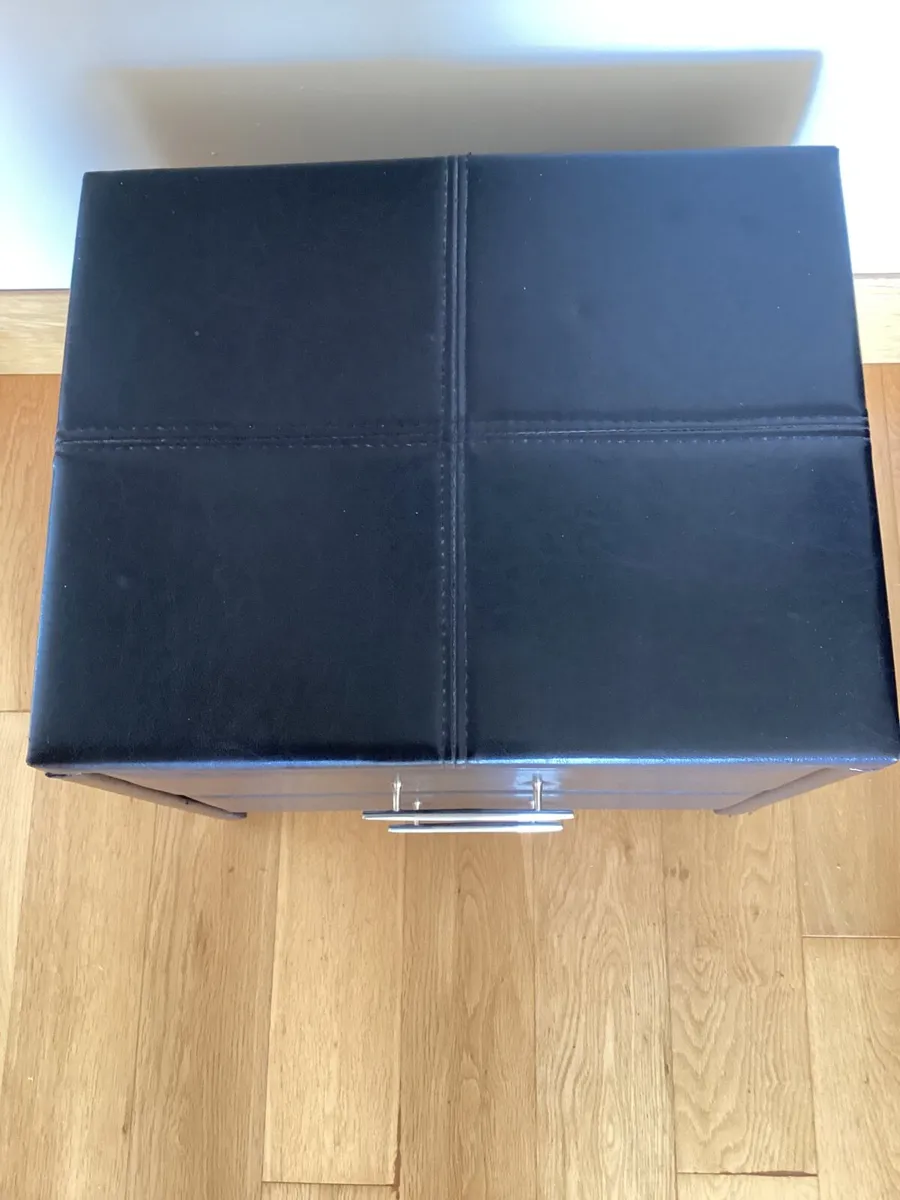 Bedroom locker / Night Stand - Image 2