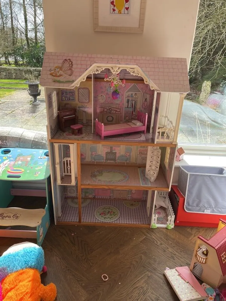 Dolls house - Image 1