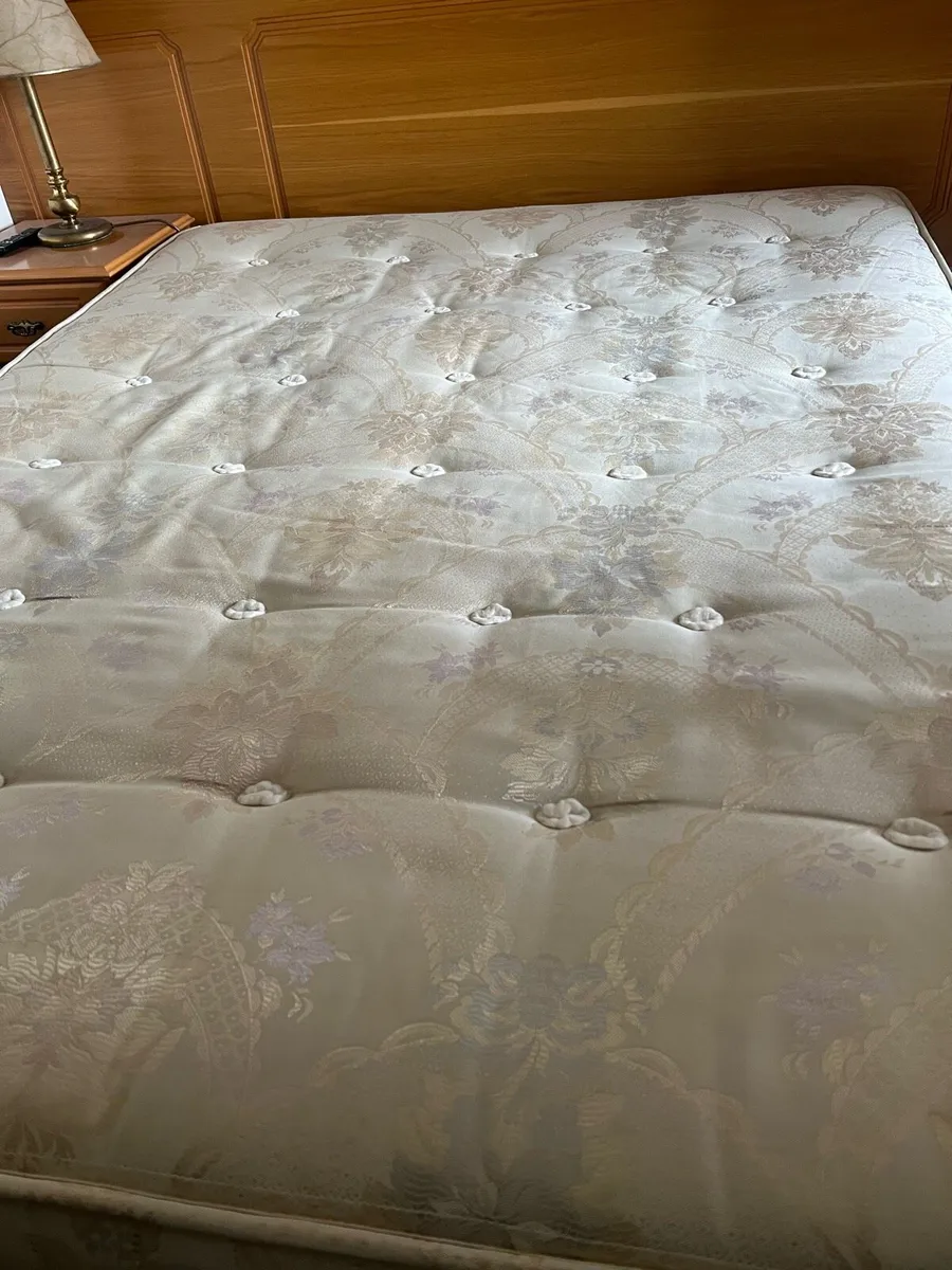 1 single and 1 kingsize mattress - Image 4