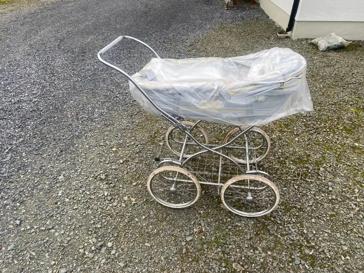 Retro baby pram 200 euro - Image 2