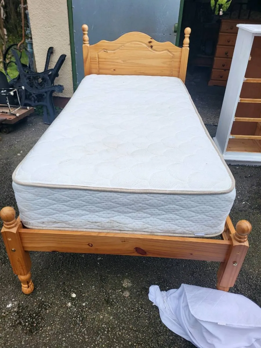 Single pine & mattress - Image 1
