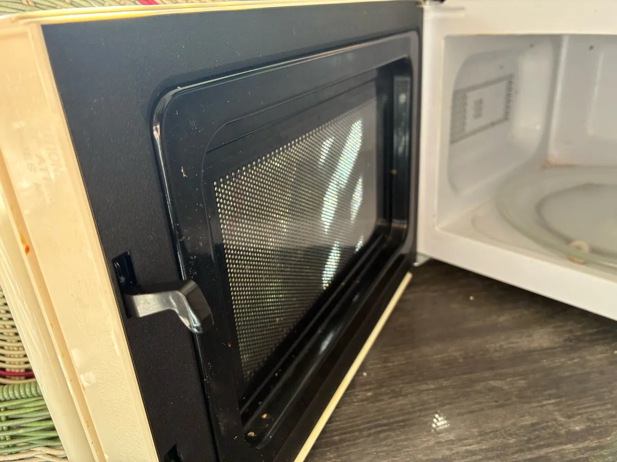 Microwave - Image 2