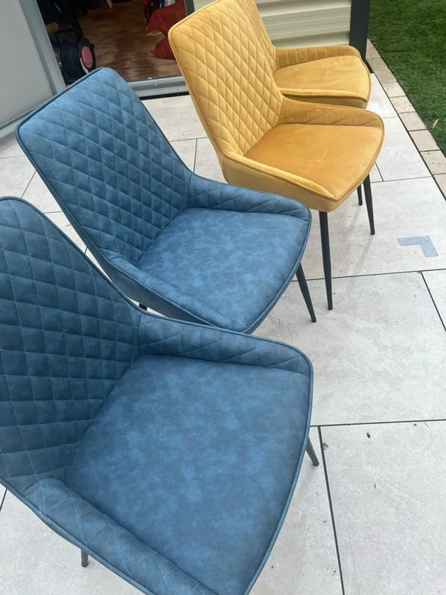 Set of 4 Dining Chairs - almost new - Image 1