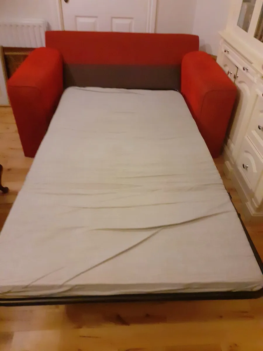 Two seater couch bed - Red - Image 3