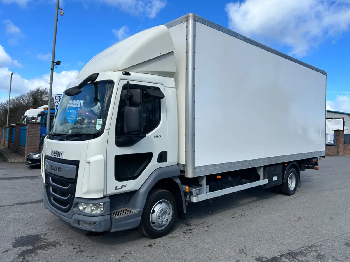 2019 Daf lf180 7.5 ton 20ft box with tail lift - Image 1