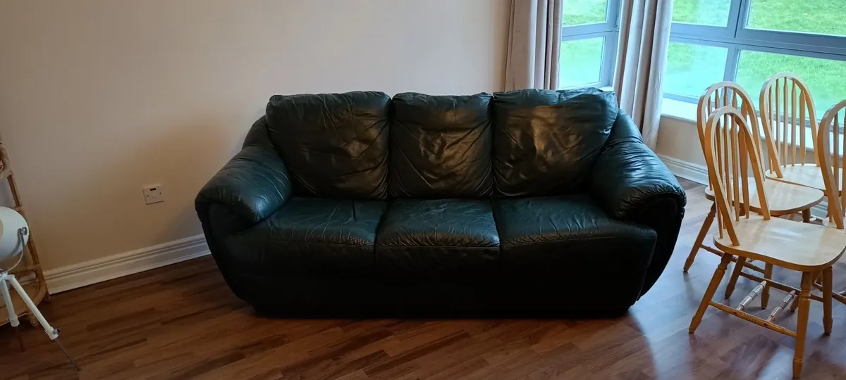 Couch - Image 2